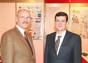 D. Tomás Komuda, Presidente de ASAVAL y Vicepresidente de FEAAV y D. Manuel Sos, Director Gerente de Pipeline Software