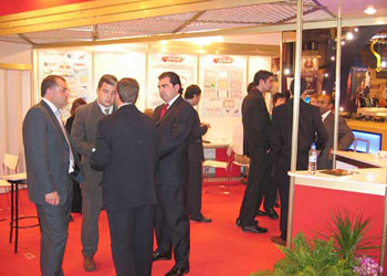 fitur 2004