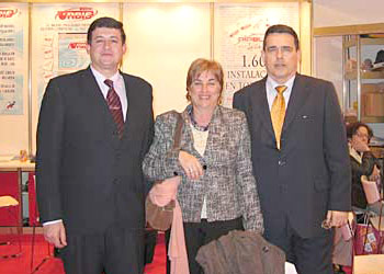 fitur 2004