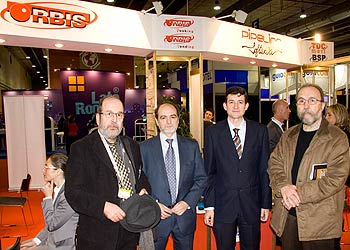 D. Antonio Soler, TAEDS, D. José Ricardo Campuzano, AEDAVE, D. Manuel Sos, Director Gerente de Pipeline Software y D. Juan Carlos Mañas