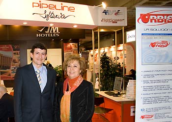 D. Manuel Sos, Director Gerente de Pipeline Software y Dña. Mª Cruz Pérez Valdivieso, AEDAVE Valladolid
